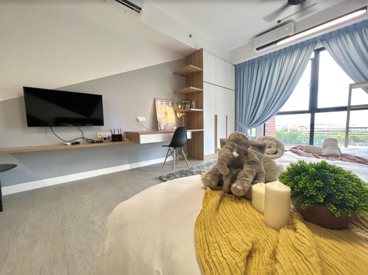 Free Parking # 2 Bed Family Bellsuite - Sepang Klia Kota Warisan ภายนอก รูปภาพ