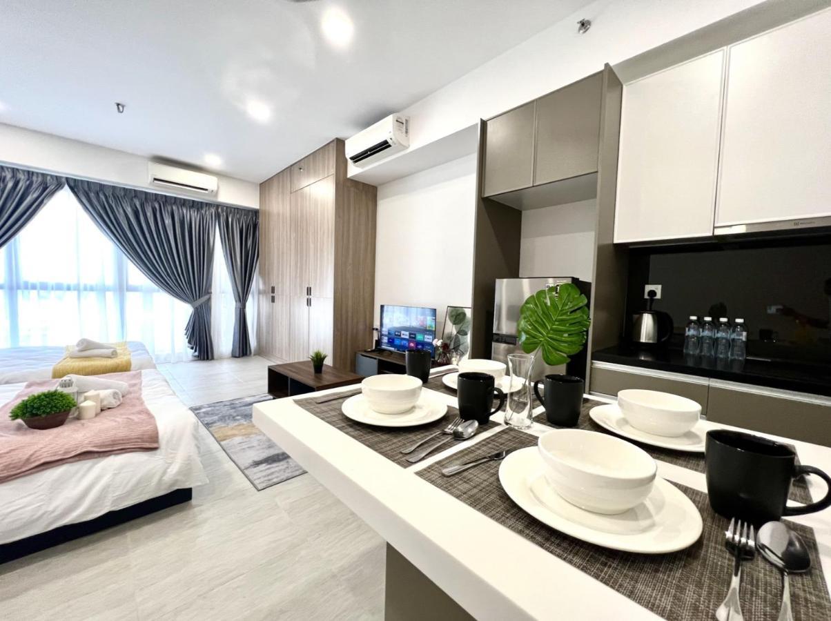 Free Parking # 2 Bed Family Bellsuite - Sepang Klia Kota Warisan ภายนอก รูปภาพ